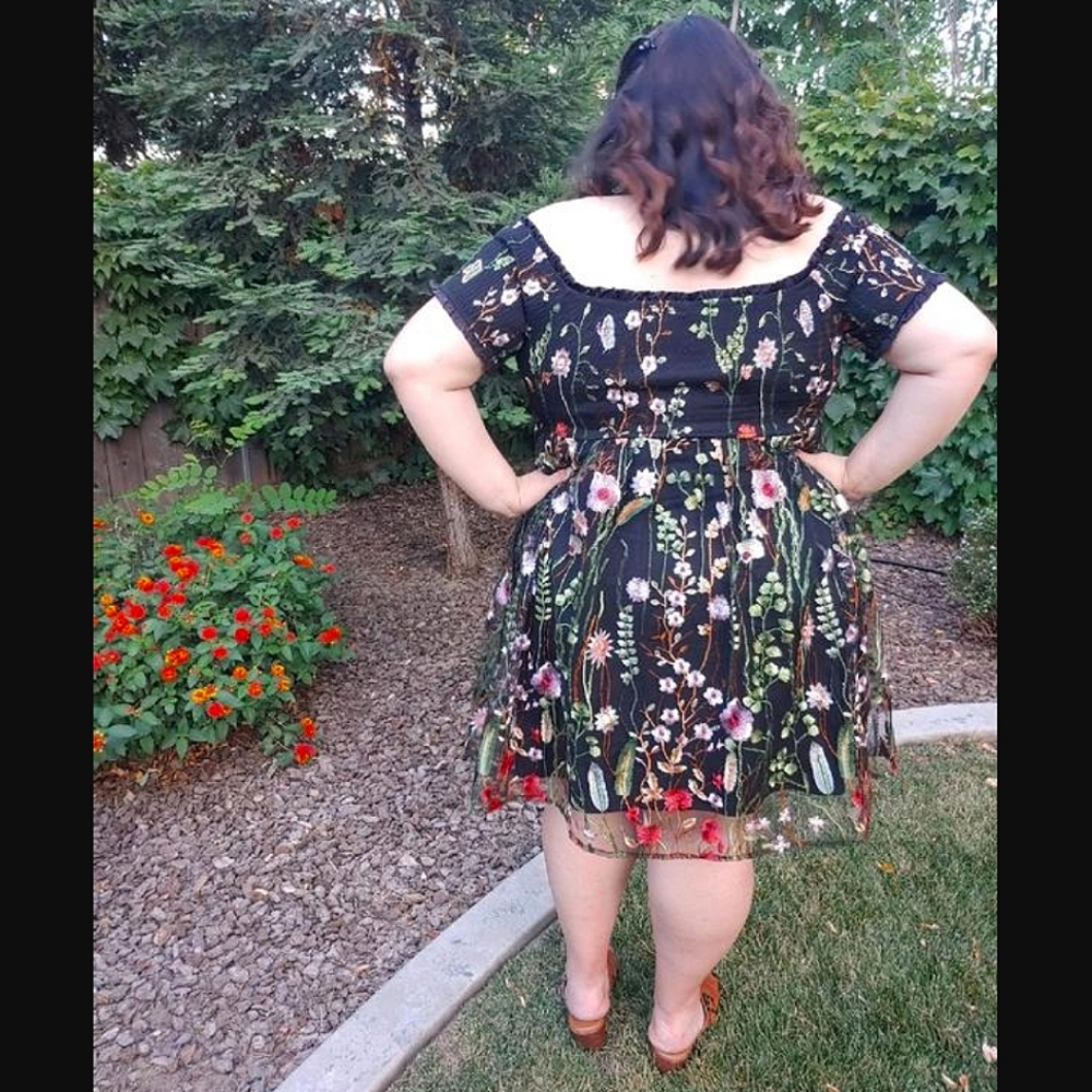 NWT Torrid Sheer Black Lace Smocked Off Shoulder Floral Embroidered Dress, sz 4 - Picture 11 of 12